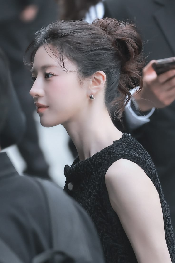 고윤정 (Go Yoon-jung)