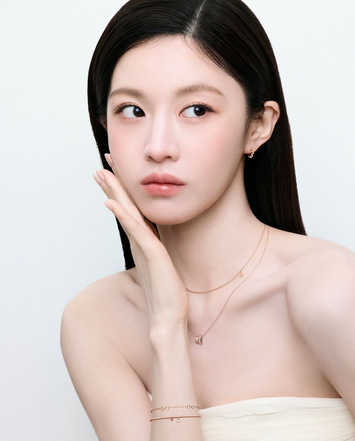 고윤정 (Go Yoon-jung)