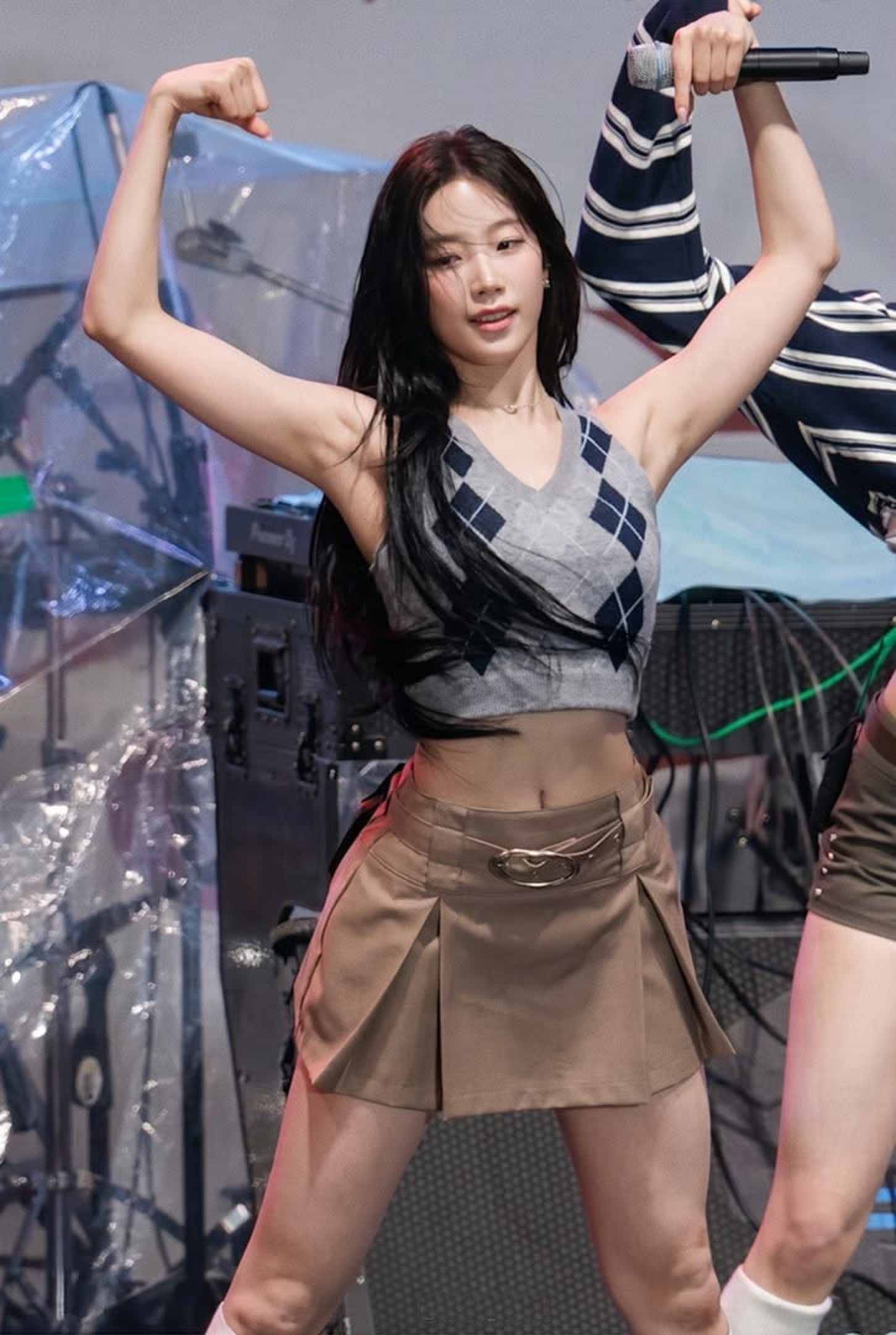 카즈하 (Kazuha, 나카무라 카즈하) — 무대