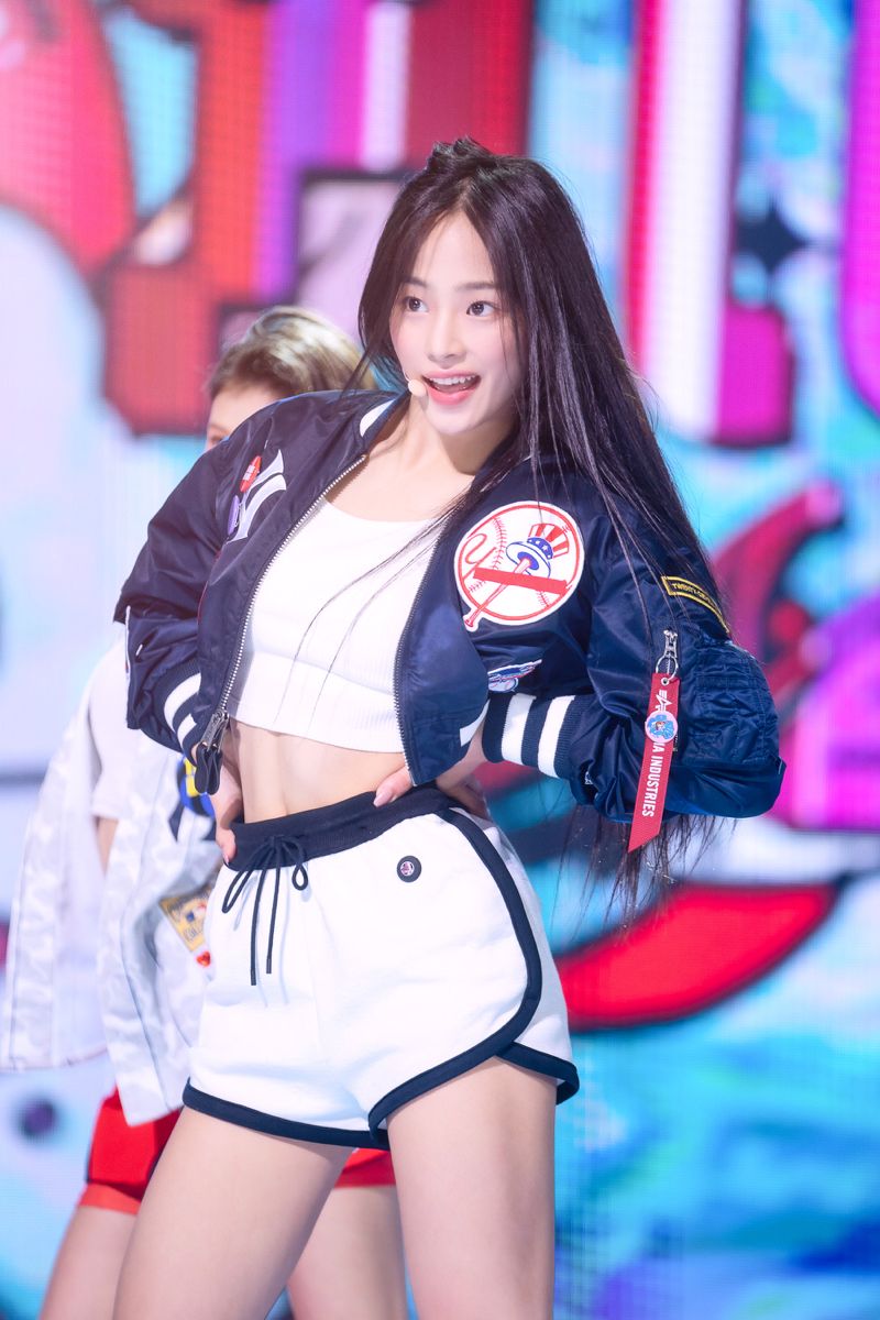 민지 (Minji · NewJeans)